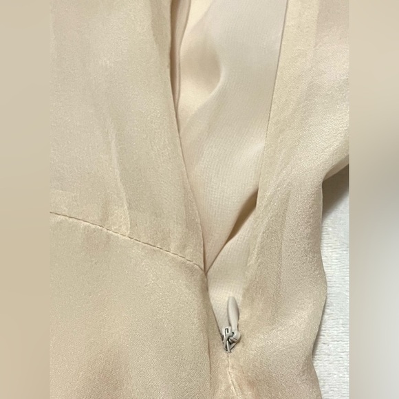 J. Crew Cream Peach Pale Pink Sleeveless Ruffle Front Lightweight Women’s Blouse - Picture 11 of 12